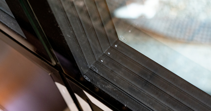 Foto av sekslags isolerglass