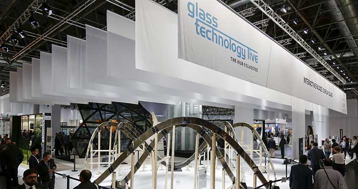 Foto av utstilling på glassmessen glasstec