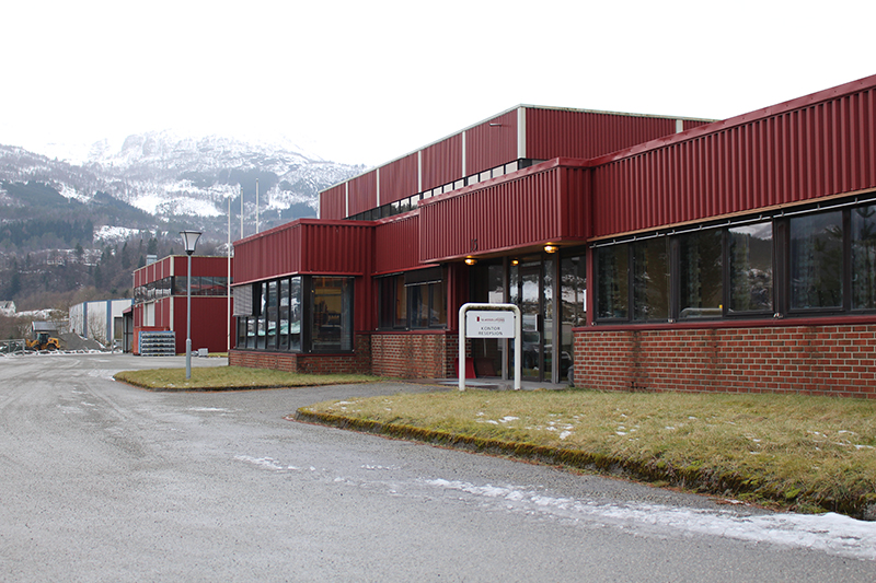 foto av glassfabrikk i Sauda