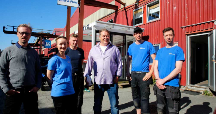 Foto av ansatte i EW Glass
