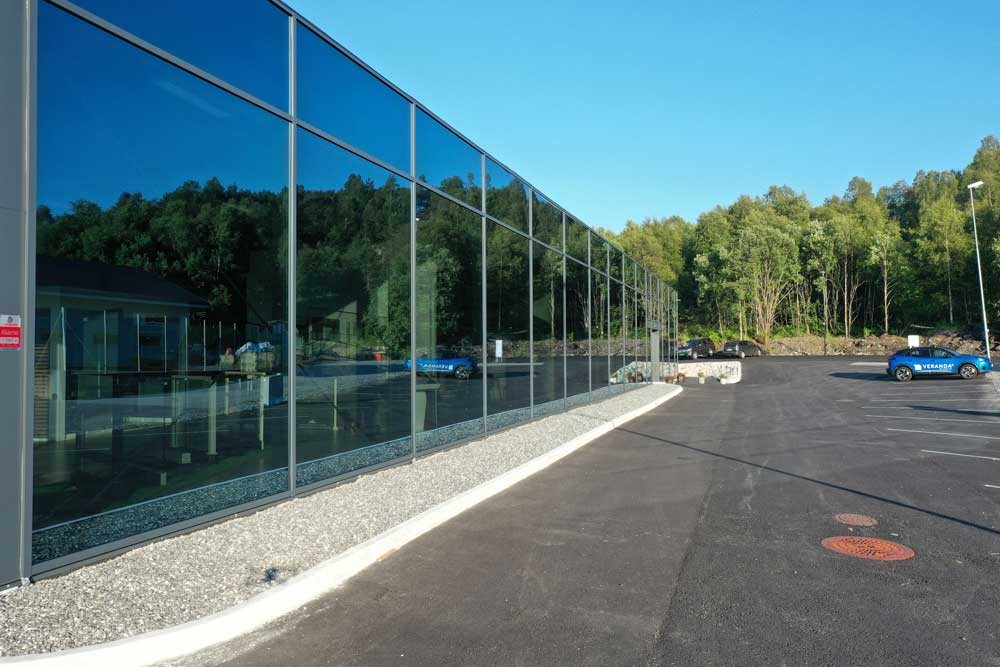 Foto av glassfasade