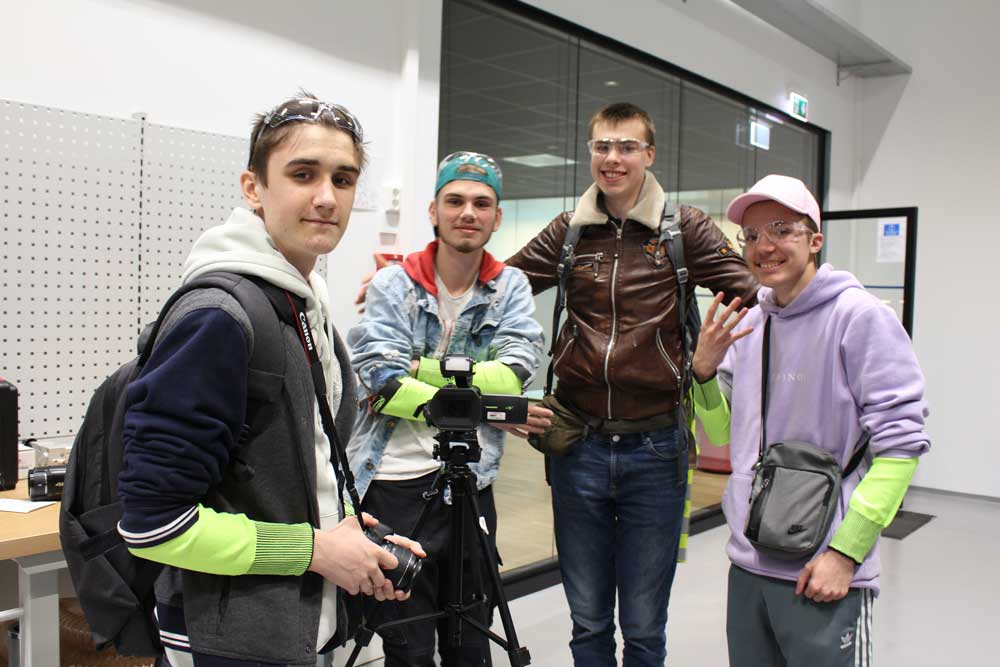 Foto av elever ved Drømtorp Videregående skole