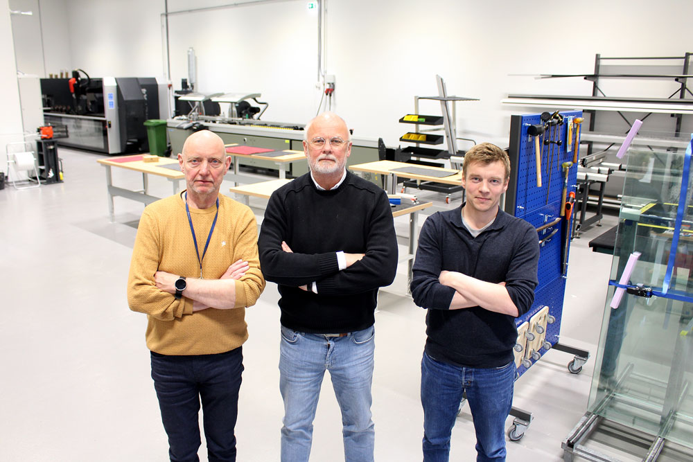 Foto av Per Henning Graff (prosjektleder), Bjørn Glenn Hansen (administrerende direktør) og Jonas van Zwieten Sivertsen
