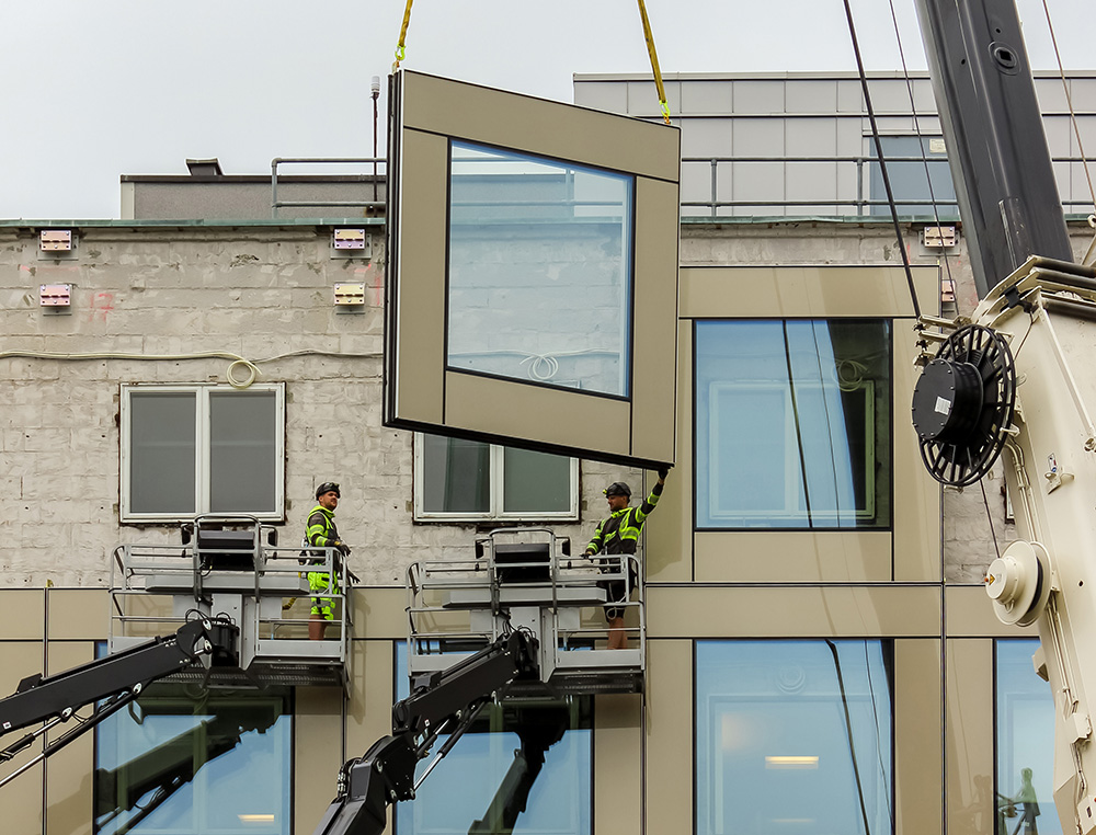Foto av montering av elementfasader
